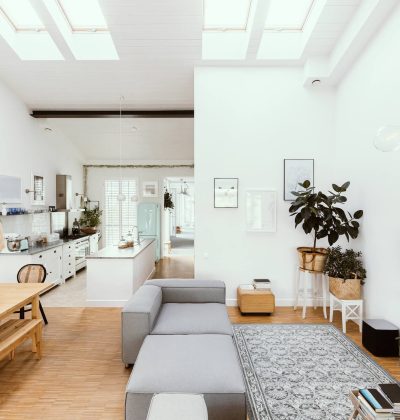 open-space-living-room-interior-2021-08-31-17-00-26-utc.jpg